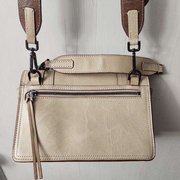 Calvin Klein Purse (New) - Picture 5 of 8